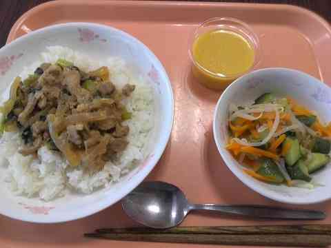 給食
