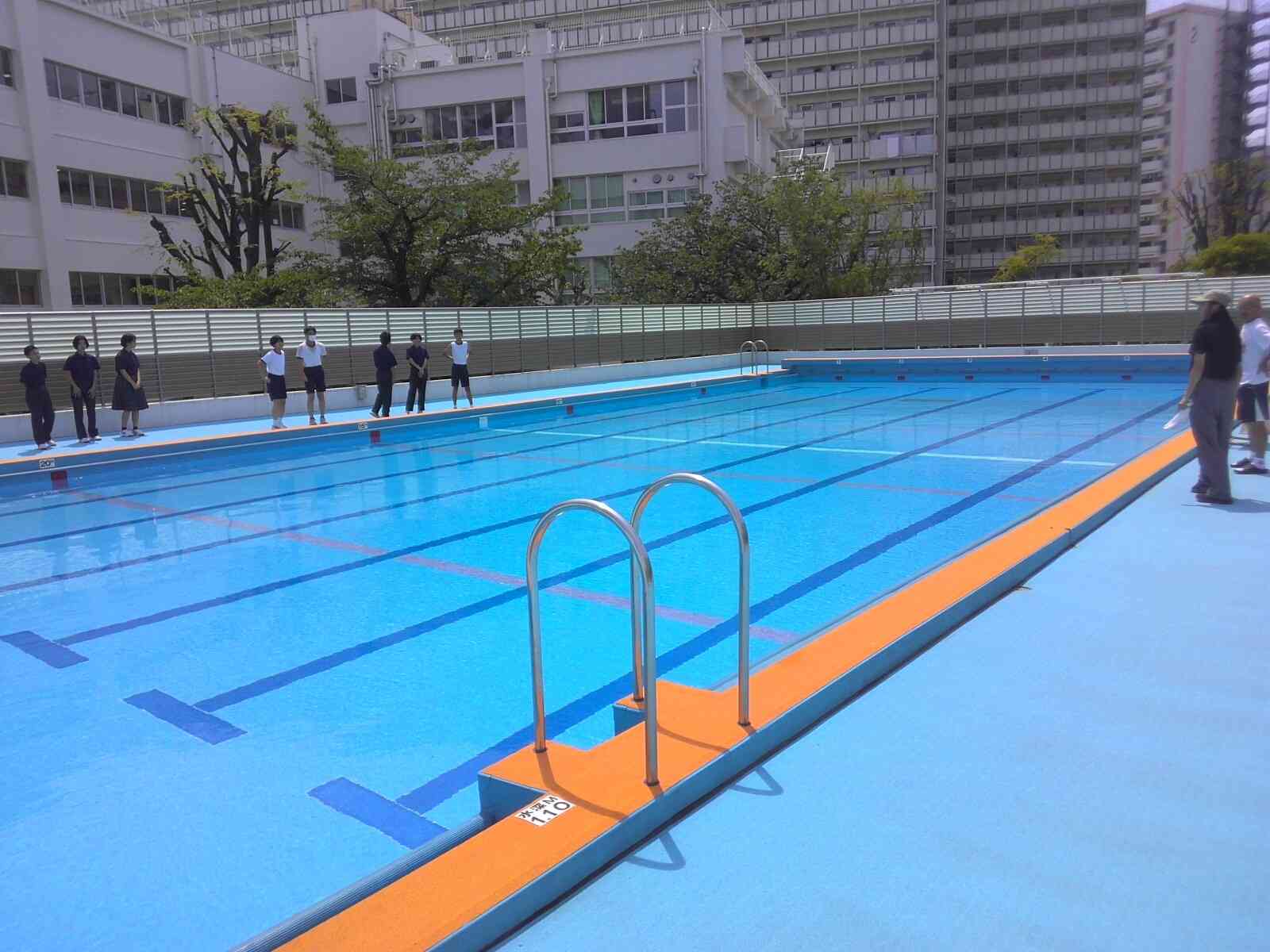 プール