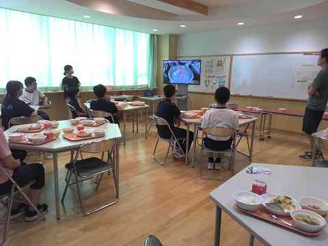 給食1