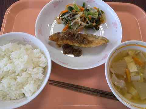 給食