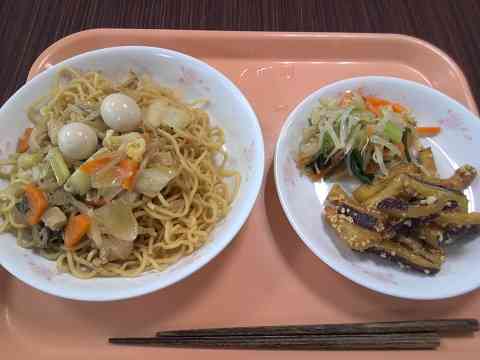 給食