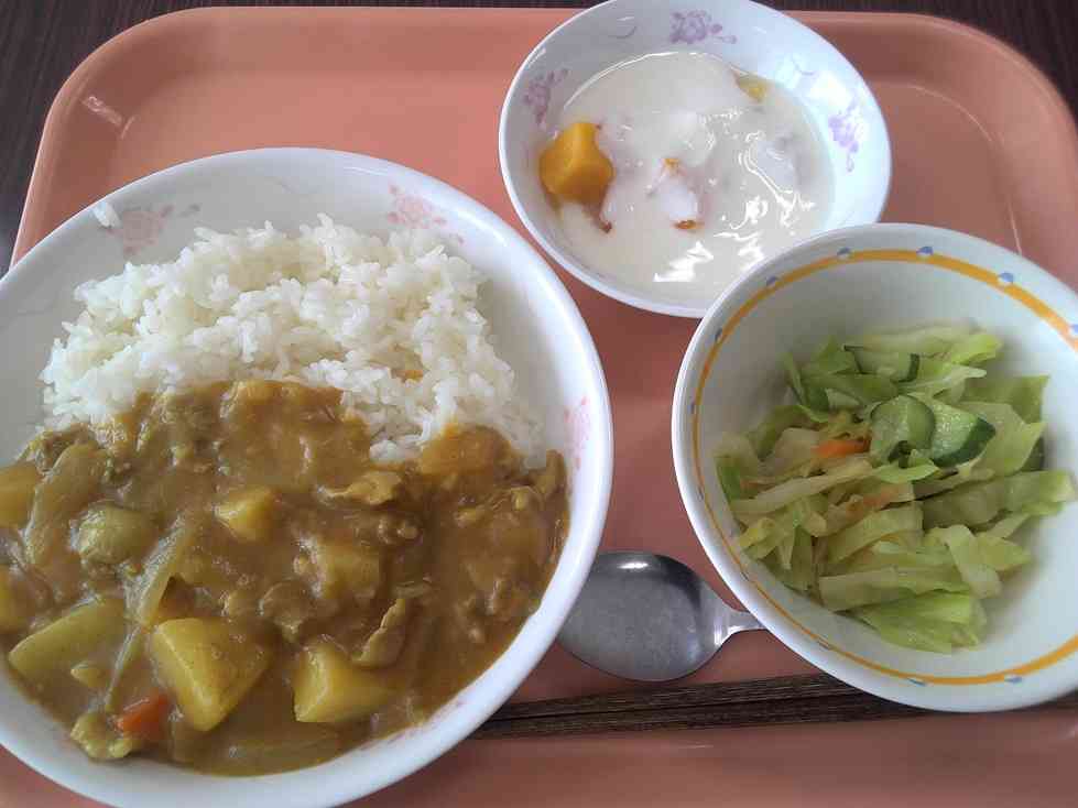 給食