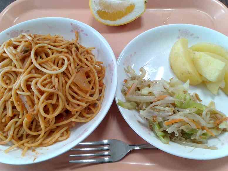 給食