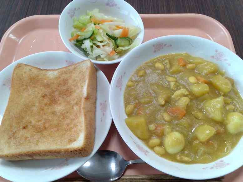 給食