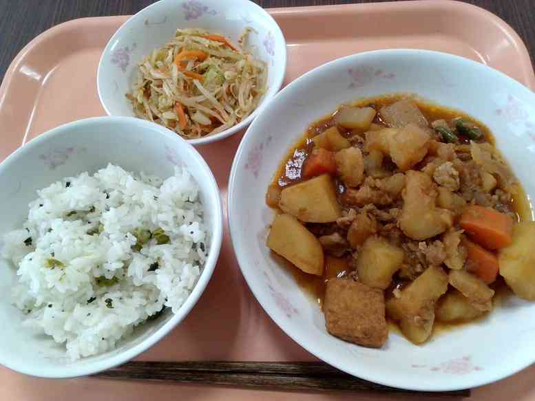 給食