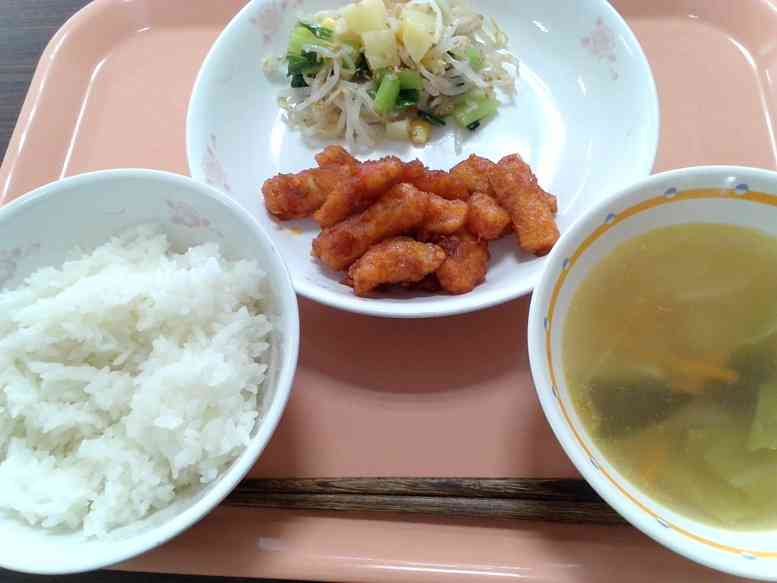 給食