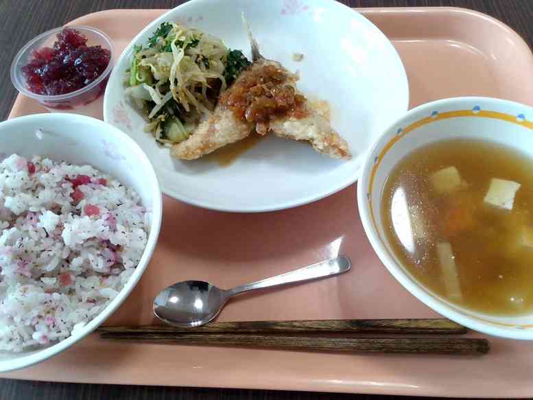 給食