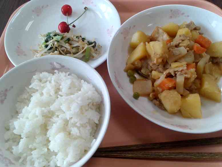給食1