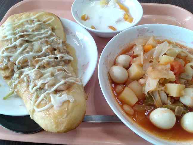 給食