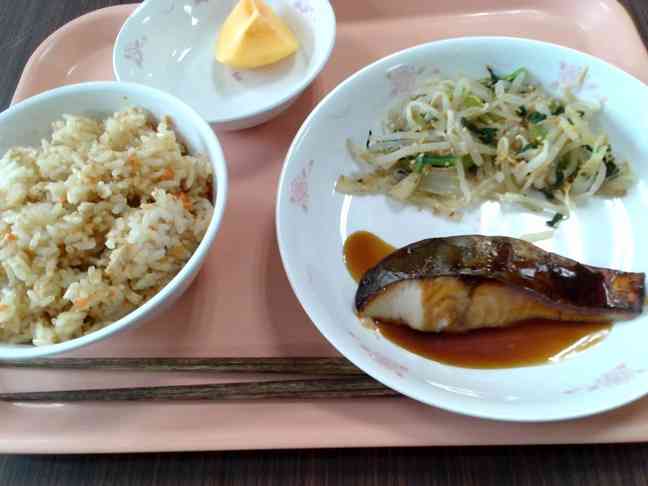 給食
