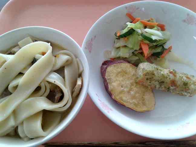 給食